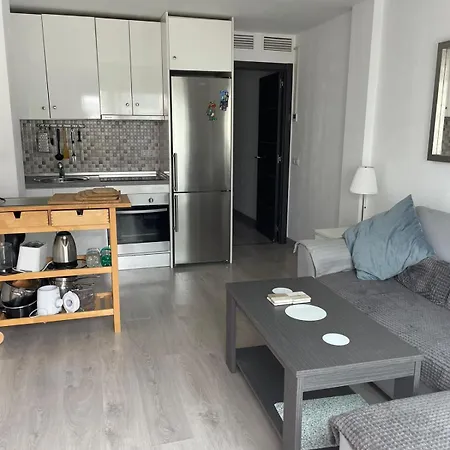 Lets In The Sun - Clavel Apartment *